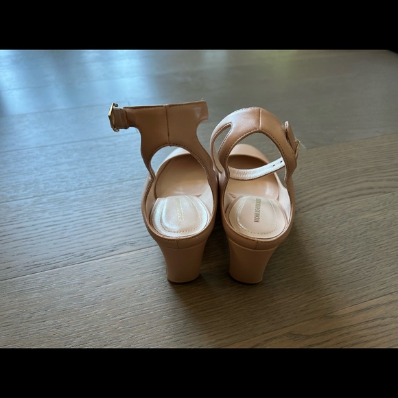 Nicholas Kirkwood Beige Leather Pearl Pumps - Picture 6 of 7